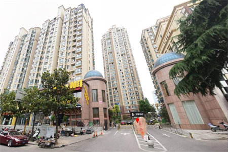 东平真正的学区房附近周围成熟商圈精装修